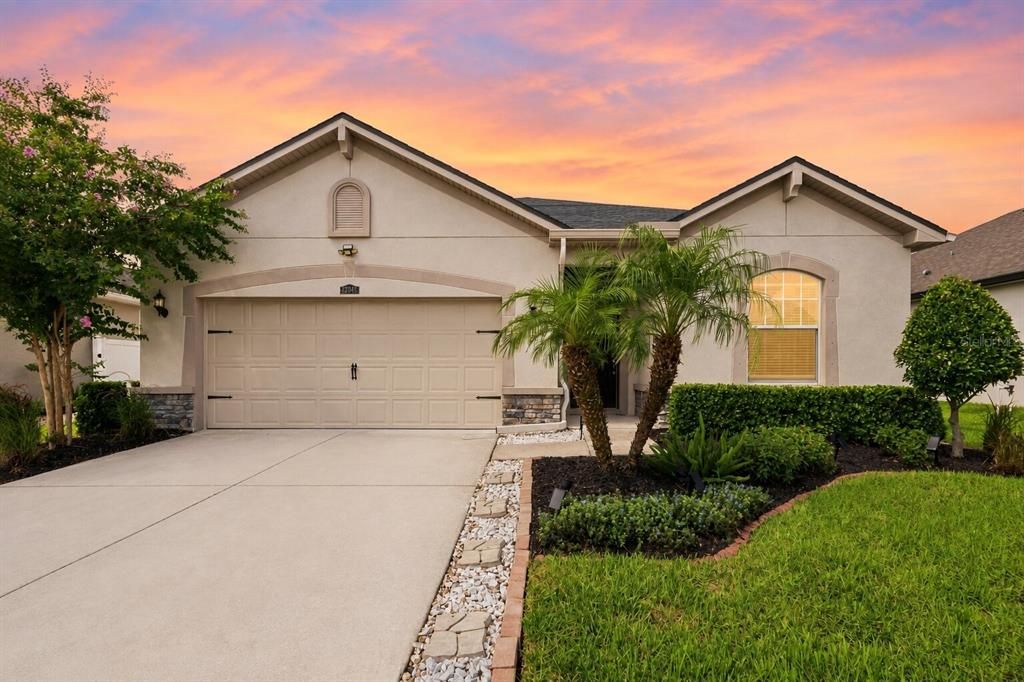 For Sale: $389,000 (3 beds, 2 baths, 2017 Square Feet)