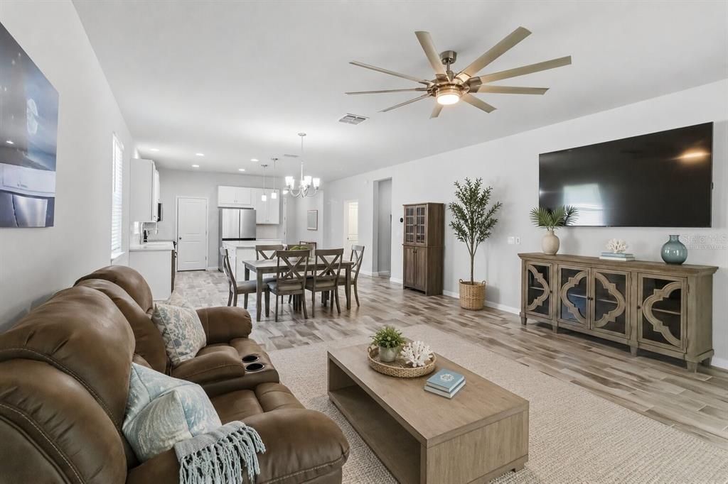 For Sale: $389,000 (3 beds, 2 baths, 2017 Square Feet)