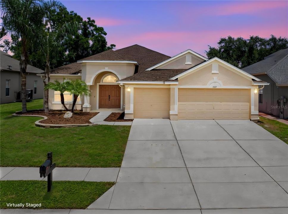 Active With Contract: $569,900 (4 beds, 3 baths, 2301 Square Feet)