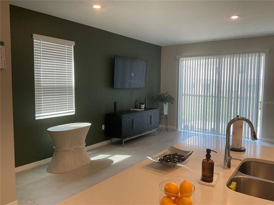 For Rent: $2,200 (3 beds, 2 baths, 1558 Square Feet)