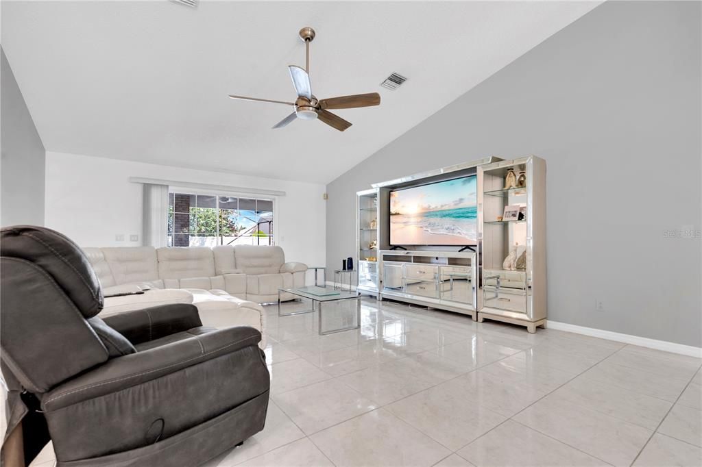 For Sale: $595,000 (4 beds, 3 baths, 2754 Square Feet)