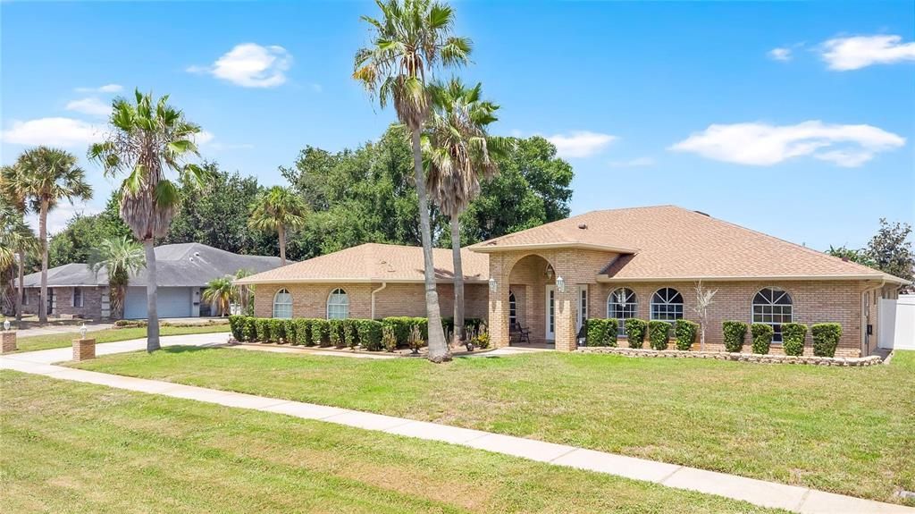For Sale: $595,000 (4 beds, 3 baths, 2754 Square Feet)