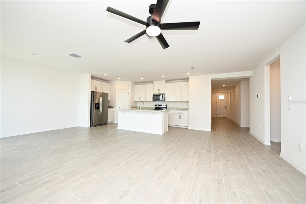 For Rent: $2,360 (4 beds, 2 baths, 1840 Square Feet)