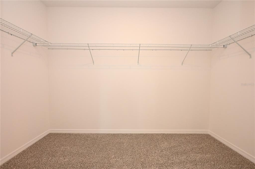 For Rent: $2,360 (4 beds, 2 baths, 1840 Square Feet)
