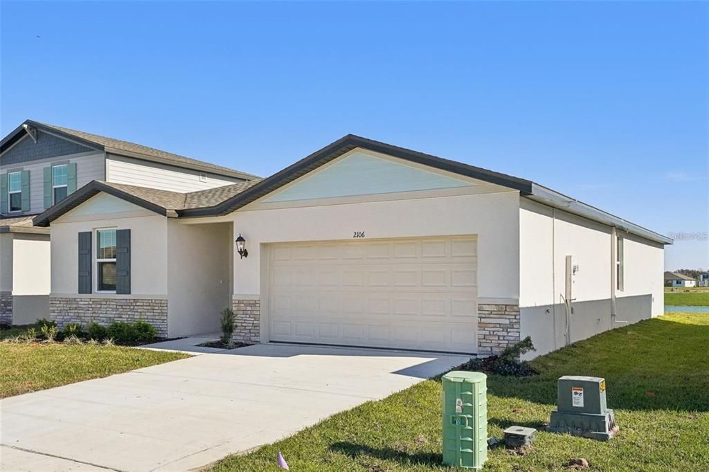 For Rent: $2,360 (4 beds, 2 baths, 1840 Square Feet)