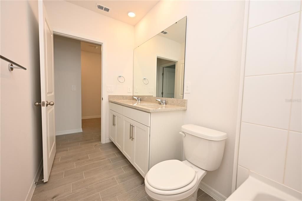 For Rent: $2,360 (4 beds, 2 baths, 1840 Square Feet)