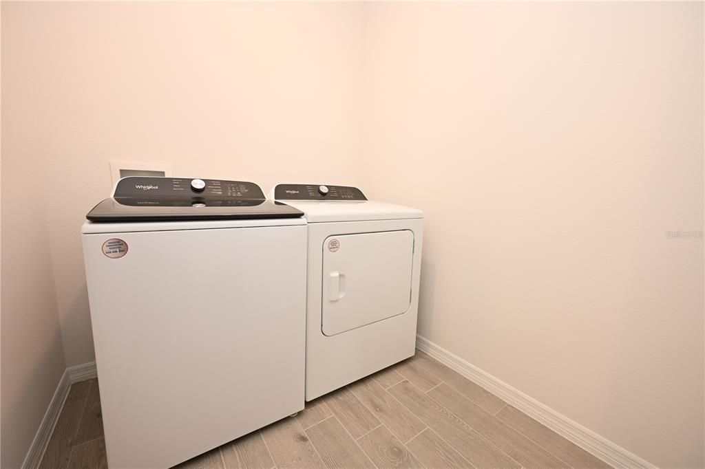 For Rent: $2,360 (4 beds, 2 baths, 1840 Square Feet)