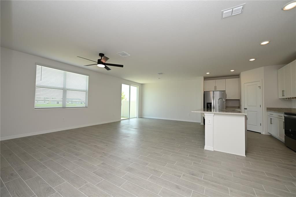 For Rent: $2,360 (4 beds, 2 baths, 1840 Square Feet)