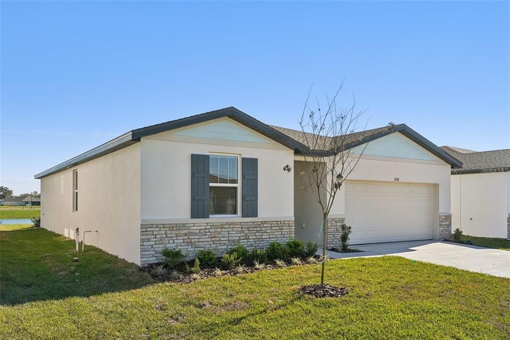For Rent: $2,360 (4 beds, 2 baths, 1840 Square Feet)