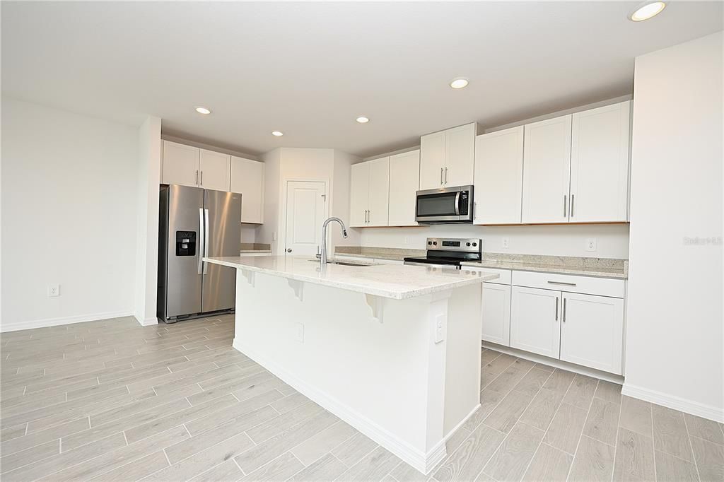 For Rent: $2,360 (4 beds, 2 baths, 1840 Square Feet)