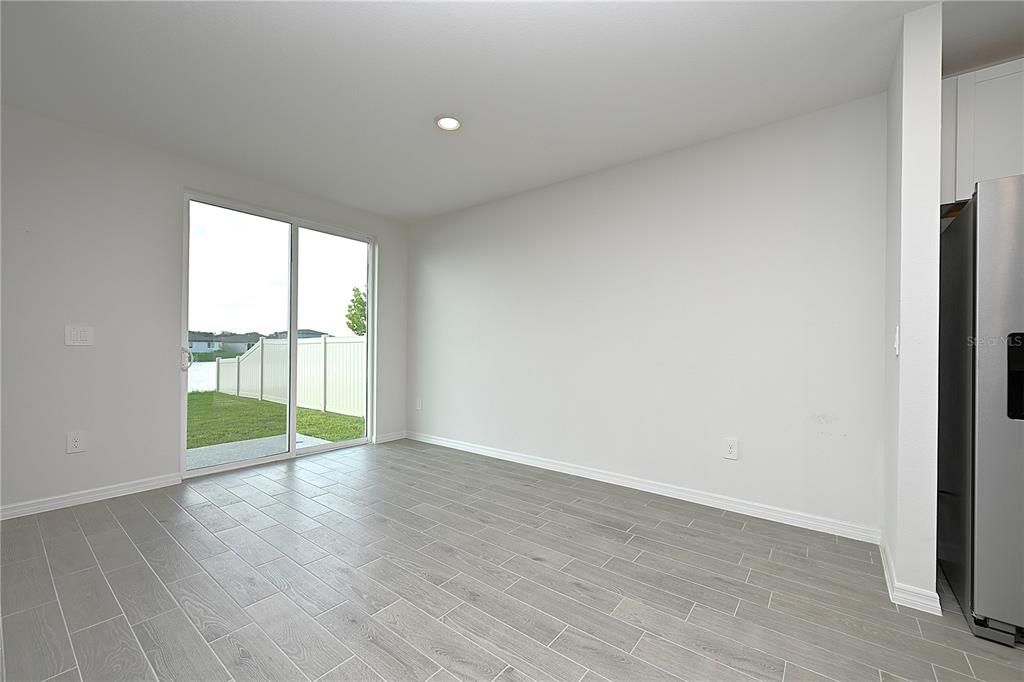 For Rent: $2,360 (4 beds, 2 baths, 1840 Square Feet)