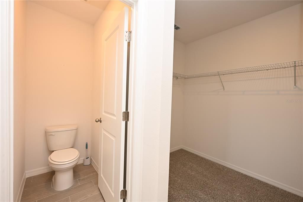 For Rent: $2,360 (4 beds, 2 baths, 1840 Square Feet)