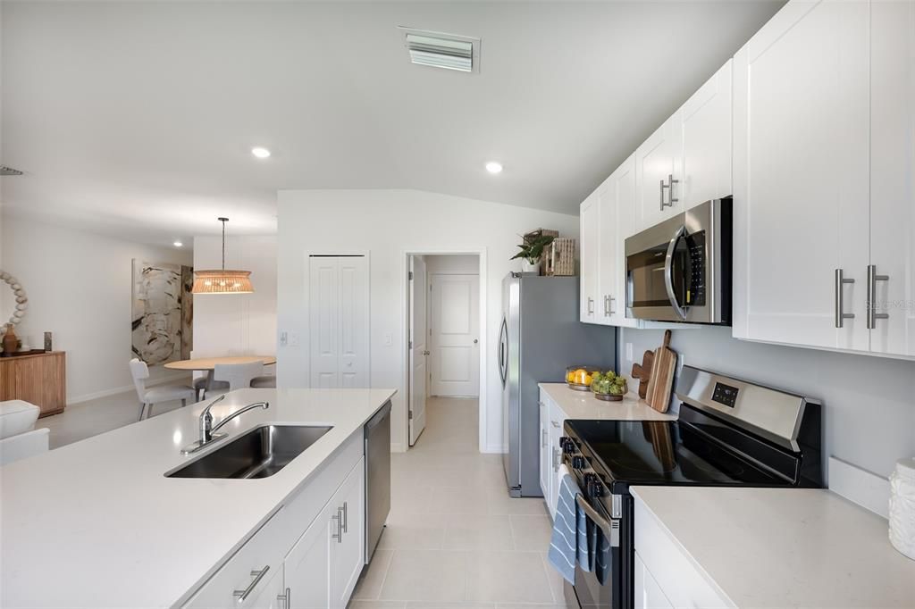 For Sale: $269,499 (3 beds, 2 baths, 1487 Square Feet)