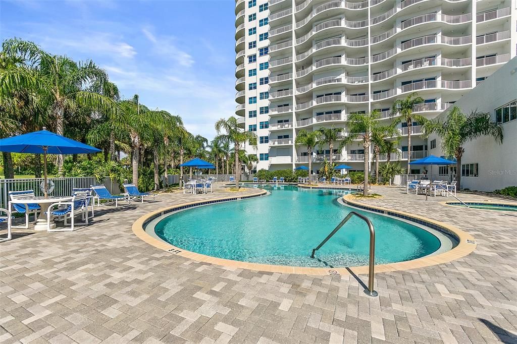 For Sale: $499,000 (3 beds, 3 baths, 2364 Square Feet)