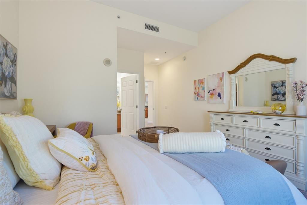 For Sale: $499,000 (3 beds, 3 baths, 2364 Square Feet)