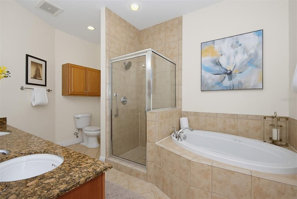 For Sale: $499,000 (3 beds, 3 baths, 2364 Square Feet)