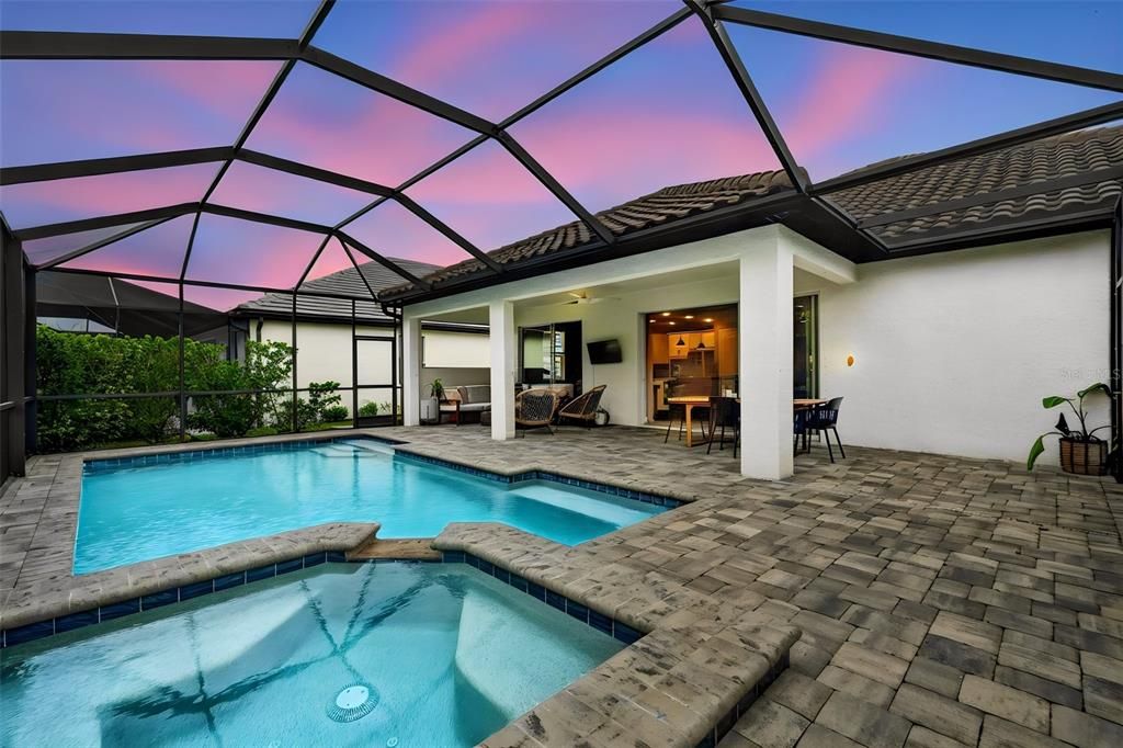 En Venta: $775,000 (4 camas, 3 baños, 2299 Pies cuadrados)