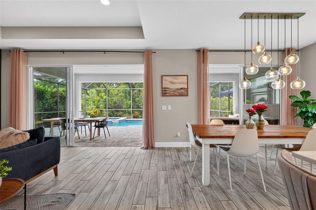 En Venta: $775,000 (4 camas, 3 baños, 2299 Pies cuadrados)