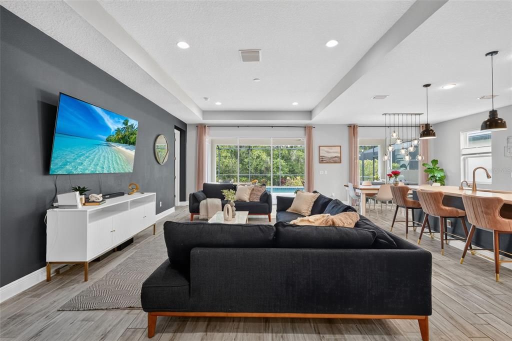 En Venta: $775,000 (4 camas, 3 baños, 2299 Pies cuadrados)