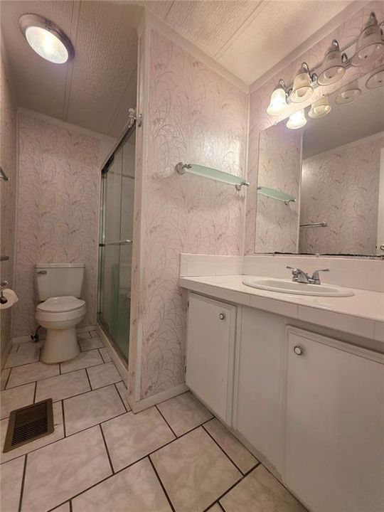 На продажу: $139,500 (2 спален, 2 ванн, 1176 Квадратных фут)