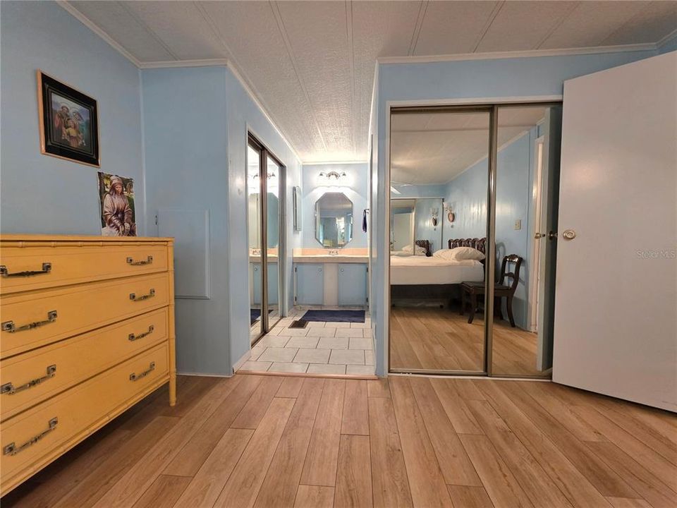 На продажу: $139,500 (2 спален, 2 ванн, 1176 Квадратных фут)