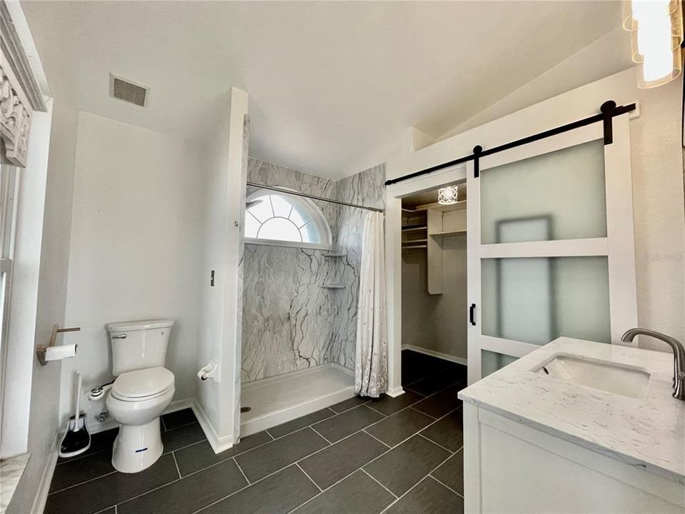 For Sale: $338,700 (3 beds, 2 baths, 1711 Square Feet)