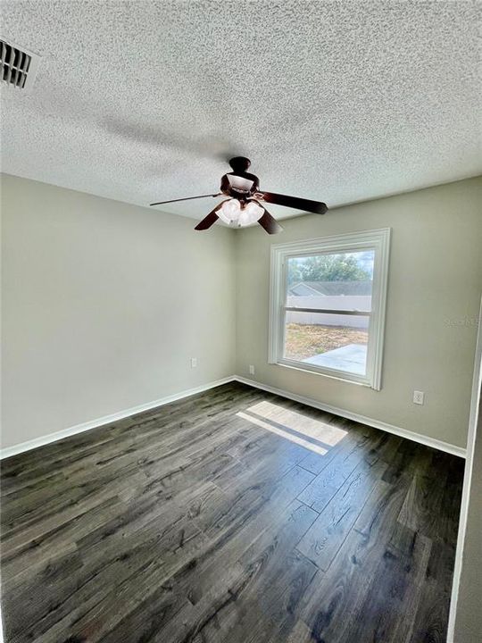 For Sale: $338,700 (3 beds, 2 baths, 1711 Square Feet)