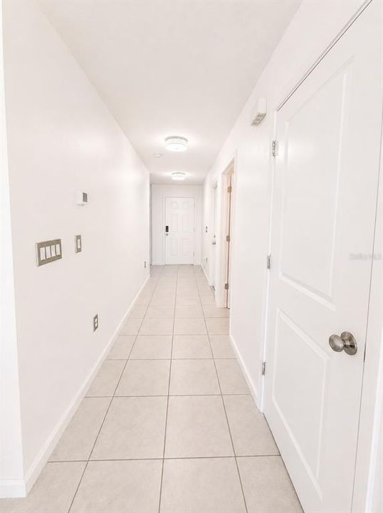 For Sale: $299,900 (3 beds, 2 baths, 1405 Square Feet)