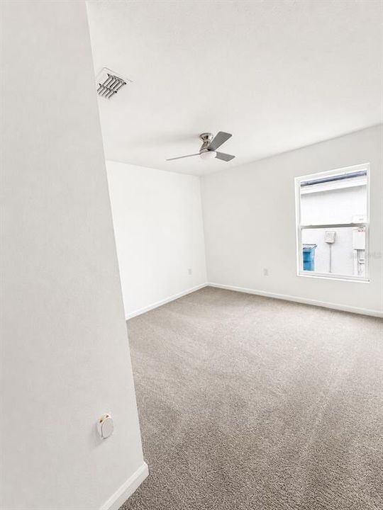 For Sale: $299,900 (3 beds, 2 baths, 1405 Square Feet)