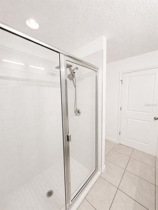 For Sale: $299,900 (3 beds, 2 baths, 1405 Square Feet)