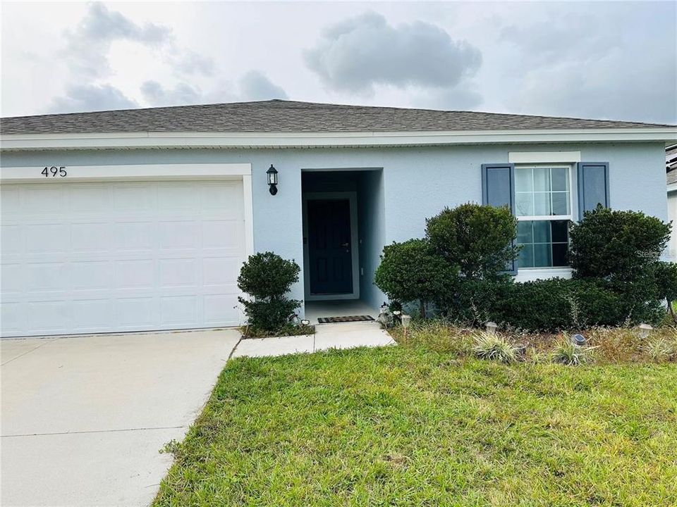 For Sale: $299,900 (3 beds, 2 baths, 1405 Square Feet)