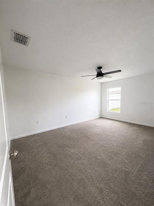 For Sale: $299,900 (3 beds, 2 baths, 1405 Square Feet)