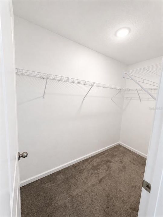 For Sale: $299,900 (3 beds, 2 baths, 1405 Square Feet)