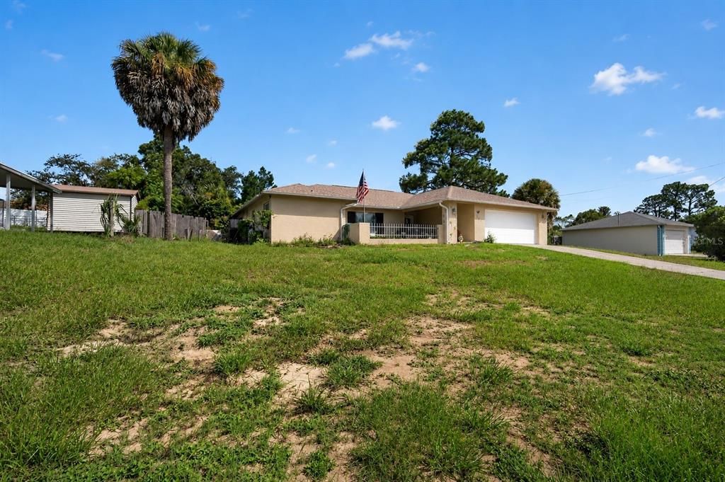 For Sale: $299,900 (5 beds, 2 baths, 2493 Square Feet)