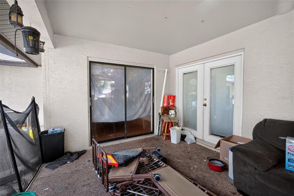 For Sale: $299,900 (5 beds, 2 baths, 2493 Square Feet)