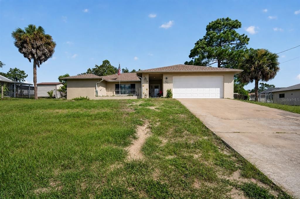 For Sale: $299,900 (5 beds, 2 baths, 2493 Square Feet)