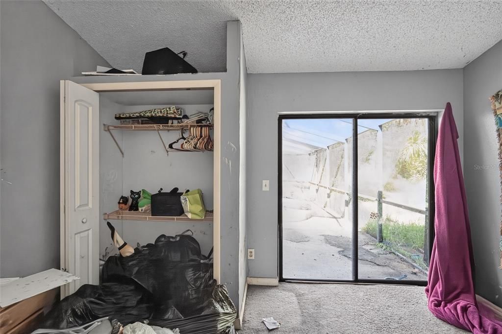 For Sale: $299,900 (5 beds, 2 baths, 2493 Square Feet)
