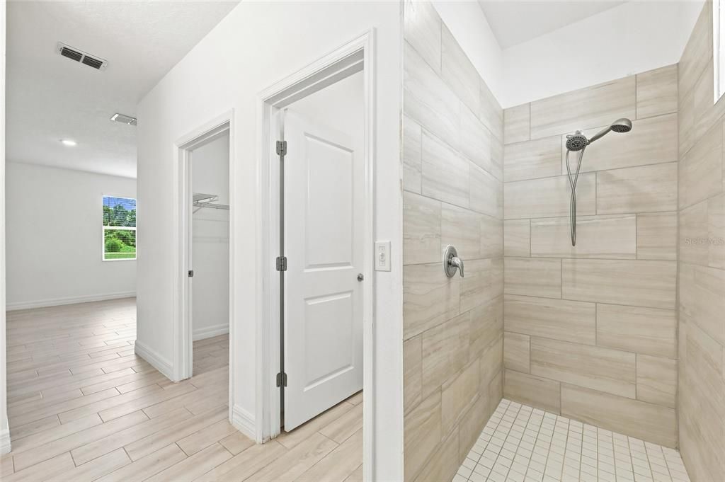 На продажу: $275,000 (4 спален, 2 ванн, 1450 Квадратных фут)