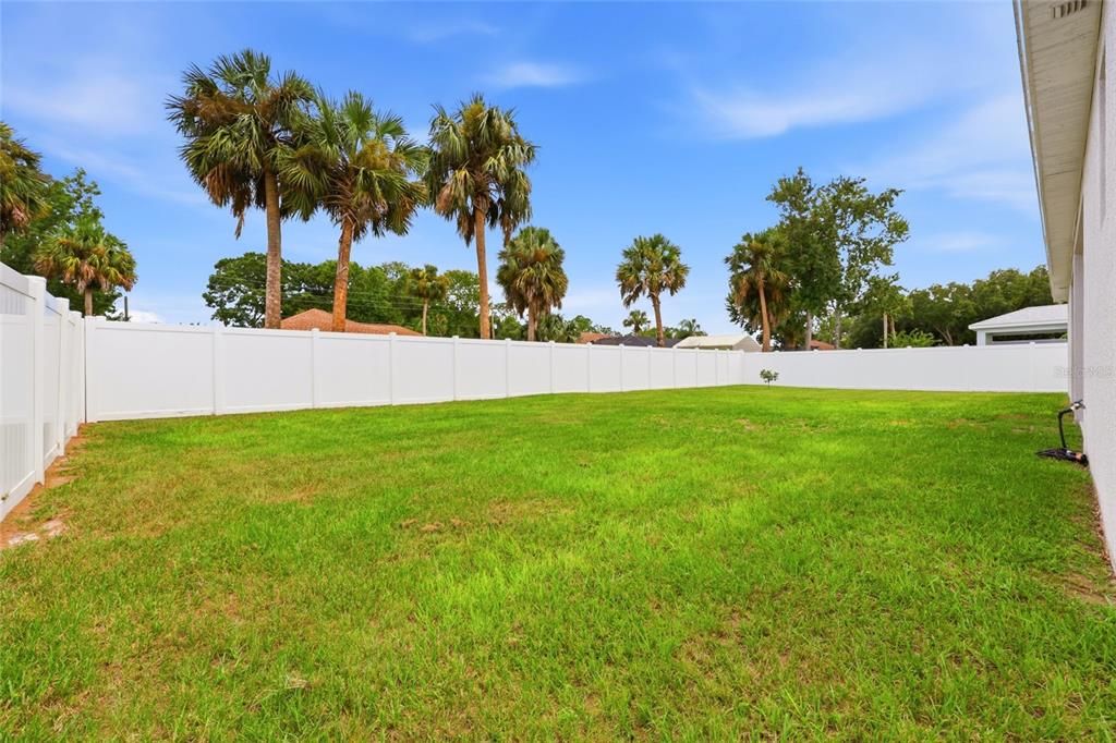 For Sale: $399,000 (4 beds, 3 baths, 2286 Square Feet)