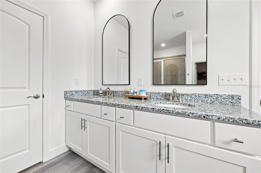 For Sale: $399,000 (4 beds, 3 baths, 2286 Square Feet)