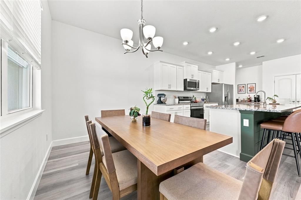 For Sale: $399,000 (4 beds, 3 baths, 2286 Square Feet)