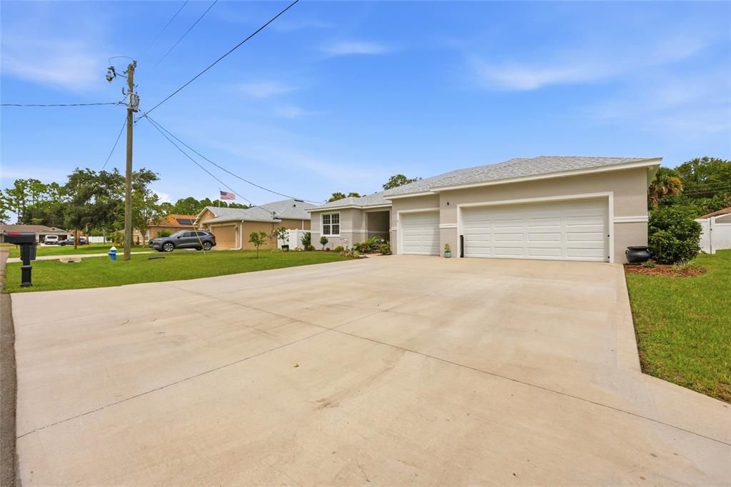 For Sale: $399,000 (4 beds, 3 baths, 2286 Square Feet)