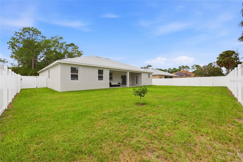 For Sale: $399,000 (4 beds, 3 baths, 2286 Square Feet)