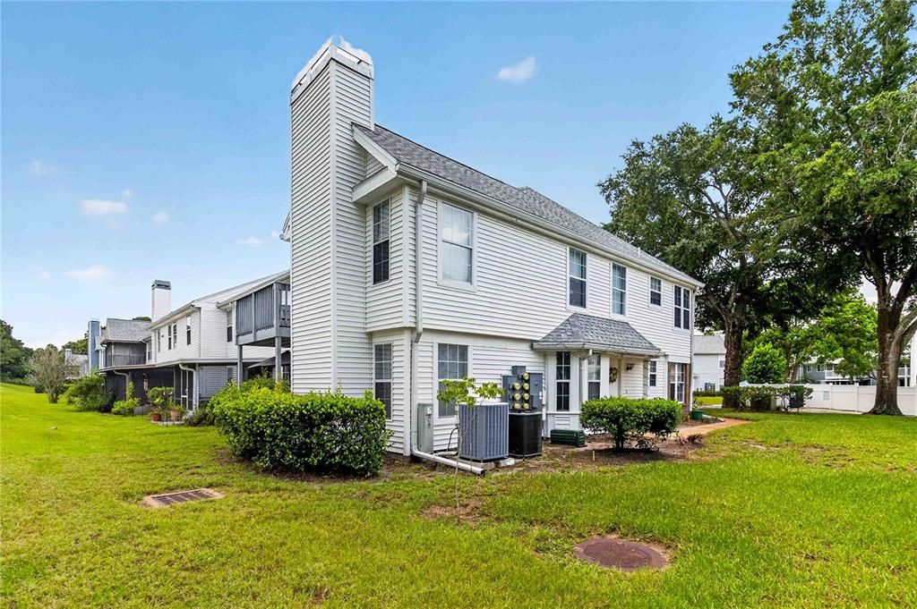 Active With Contract: $239,000 (2 beds, 2 baths, 1192 Square Feet)