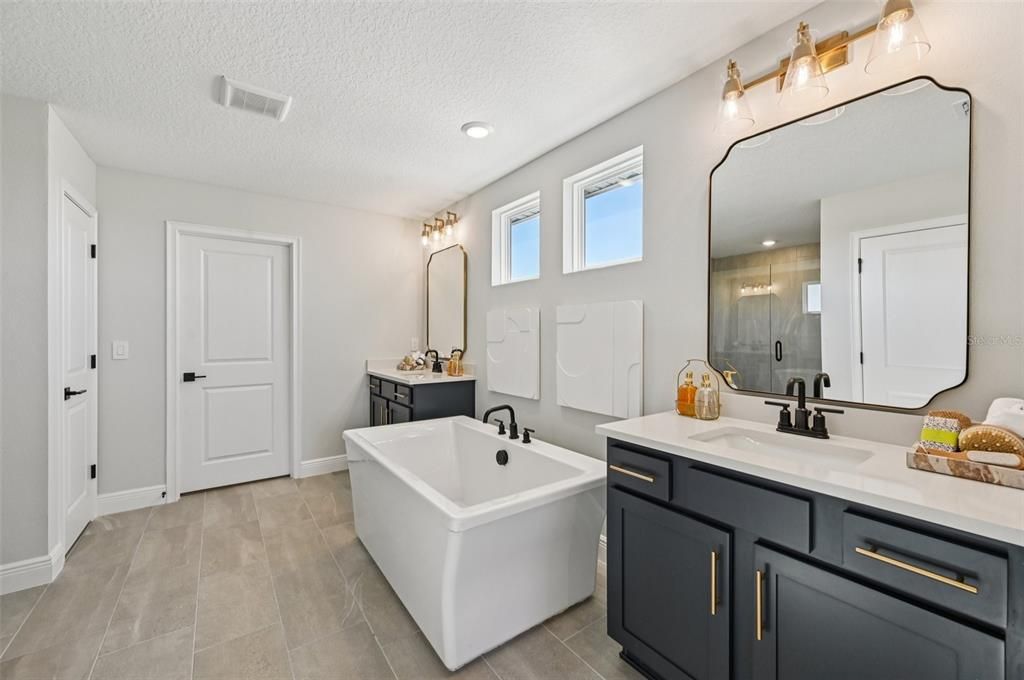 For Sale: $651,463 (5 beds, 4 baths, 3545 Square Feet)