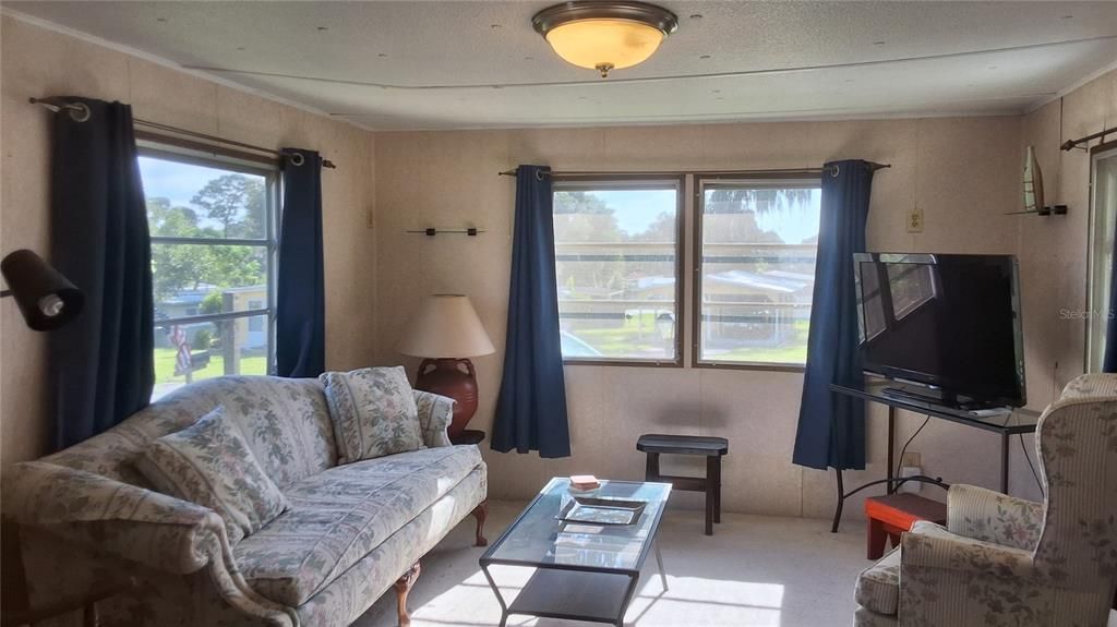 For Sale: $99,000 (2 beds, 1 baths, 600 Square Feet)