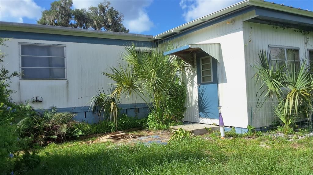 For Sale: $99,000 (2 beds, 1 baths, 600 Square Feet)