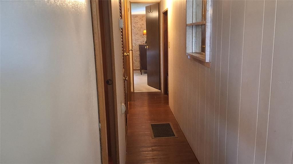 For Sale: $99,000 (2 beds, 1 baths, 600 Square Feet)