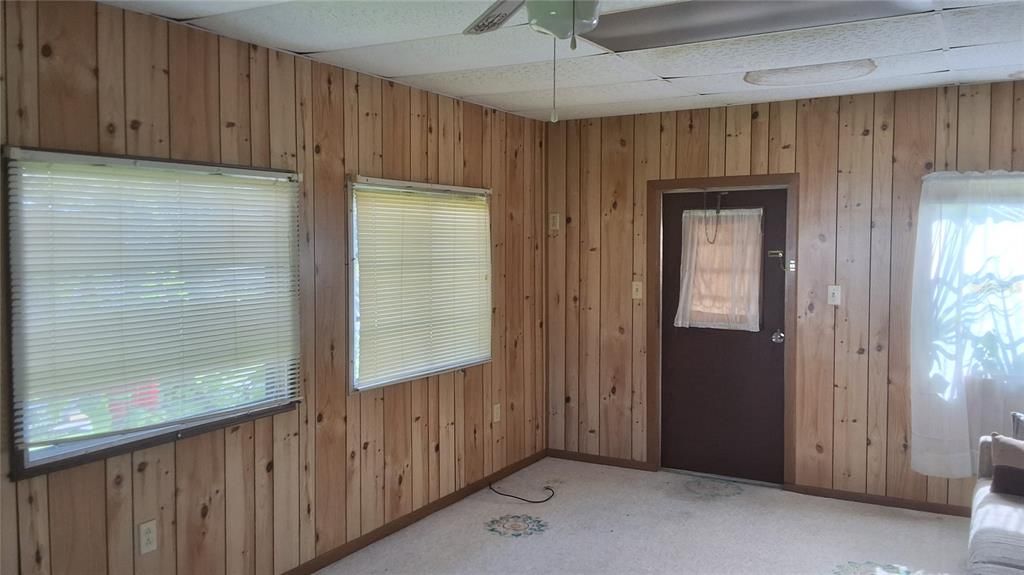 For Sale: $99,000 (2 beds, 1 baths, 600 Square Feet)