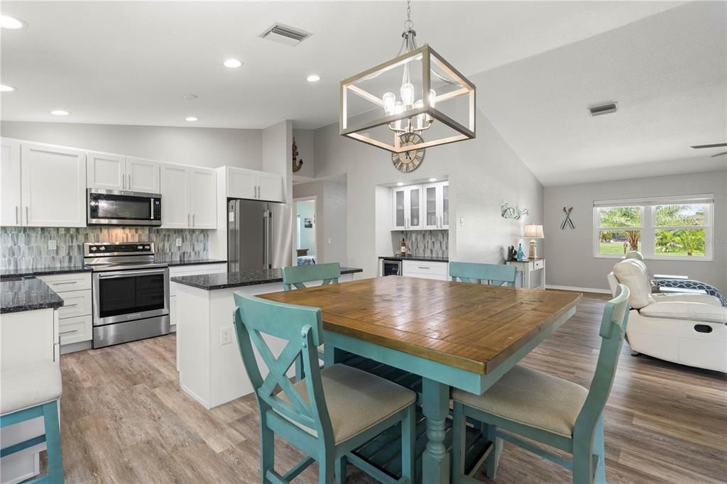 En Venta: $369,000 (3 camas, 2 baños, 1779 Pies cuadrados)